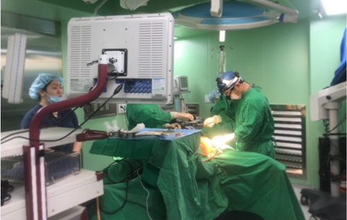 韩国profile普罗菲耳医院假体隆胸手术进行中